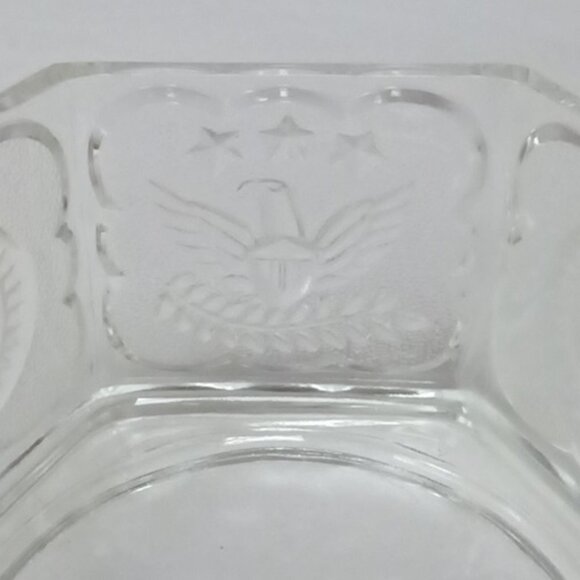 Vintage Lidded Glass Tiara Colonial Hexagon Candy Trinket Dish Eagles & … - Picture 7 of 7